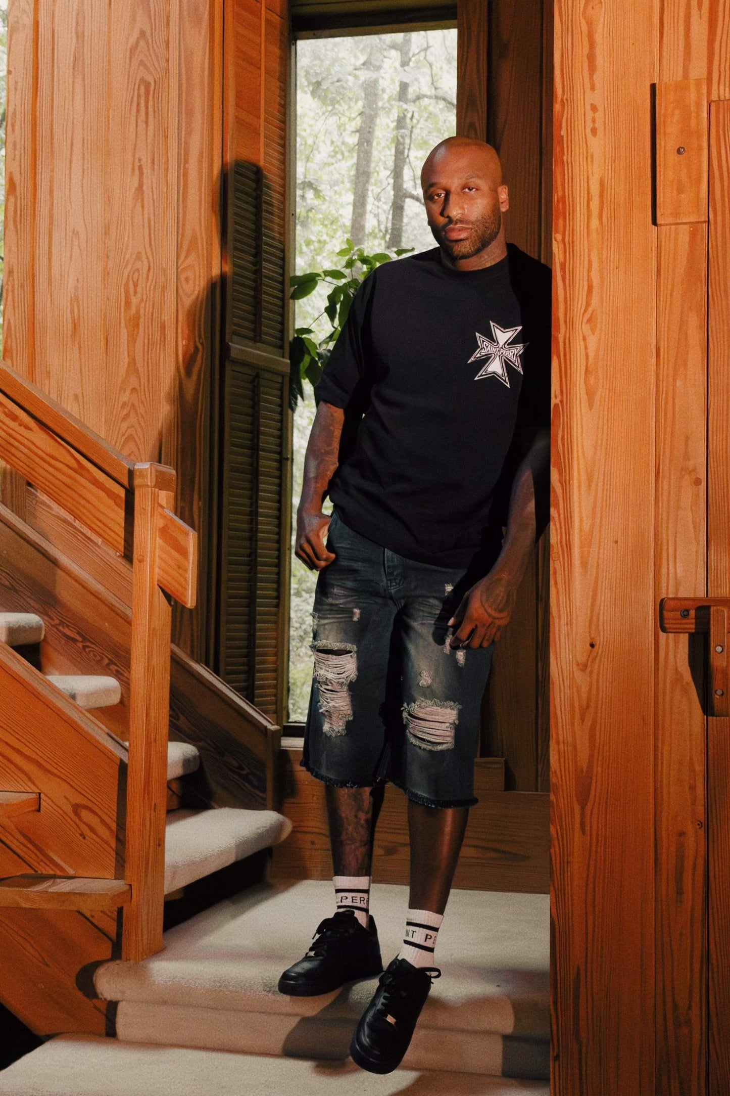 Distressed effect short denim