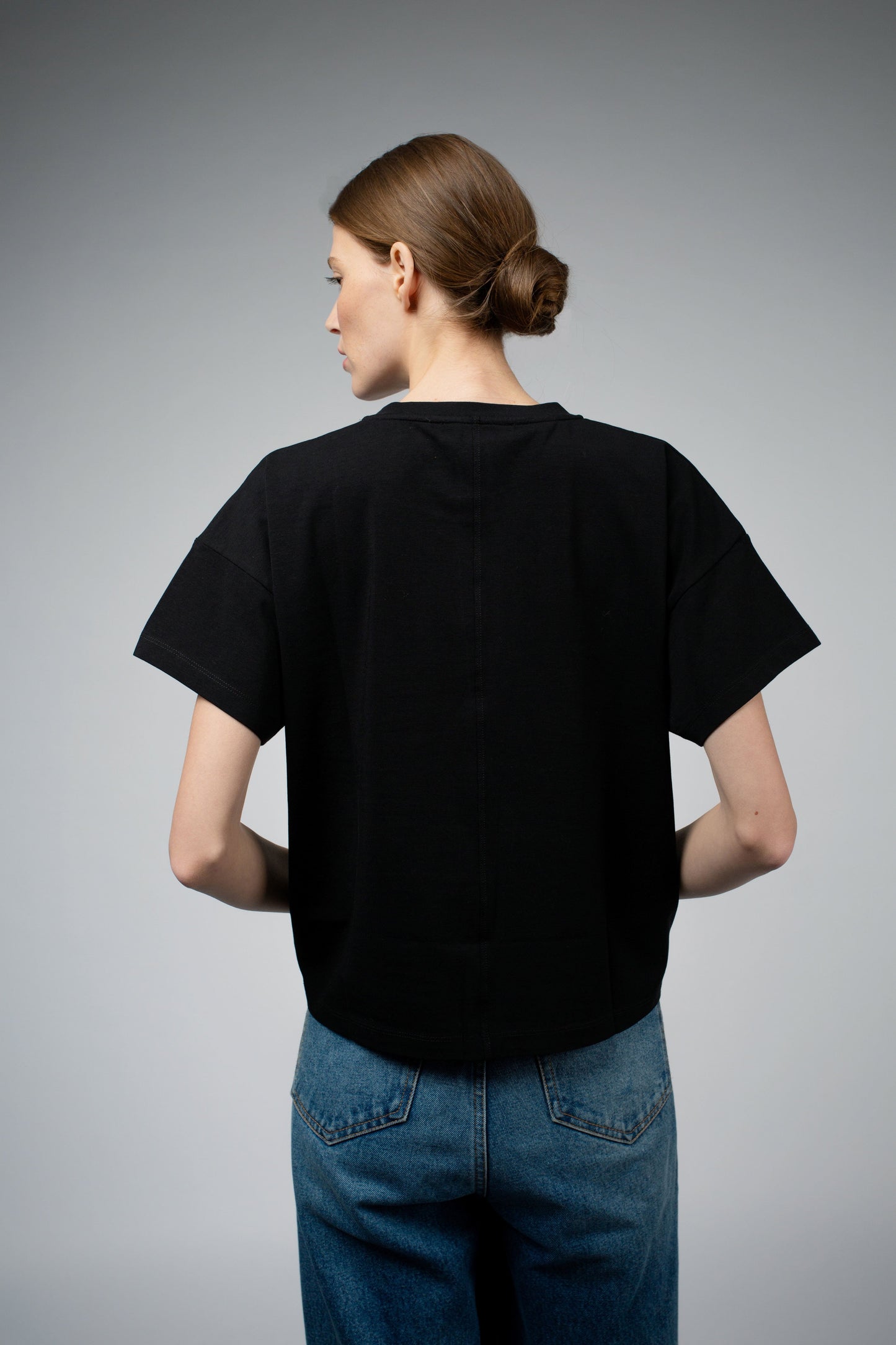 BEVIN ORGANIC COTTON BOYFRIEND T-SHIRT IN BLACK
