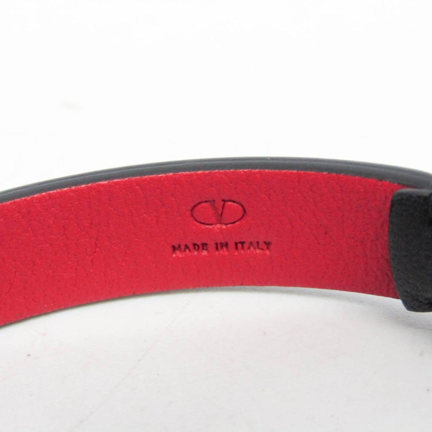 Valentino Garavani V Logo · Leather Bangle