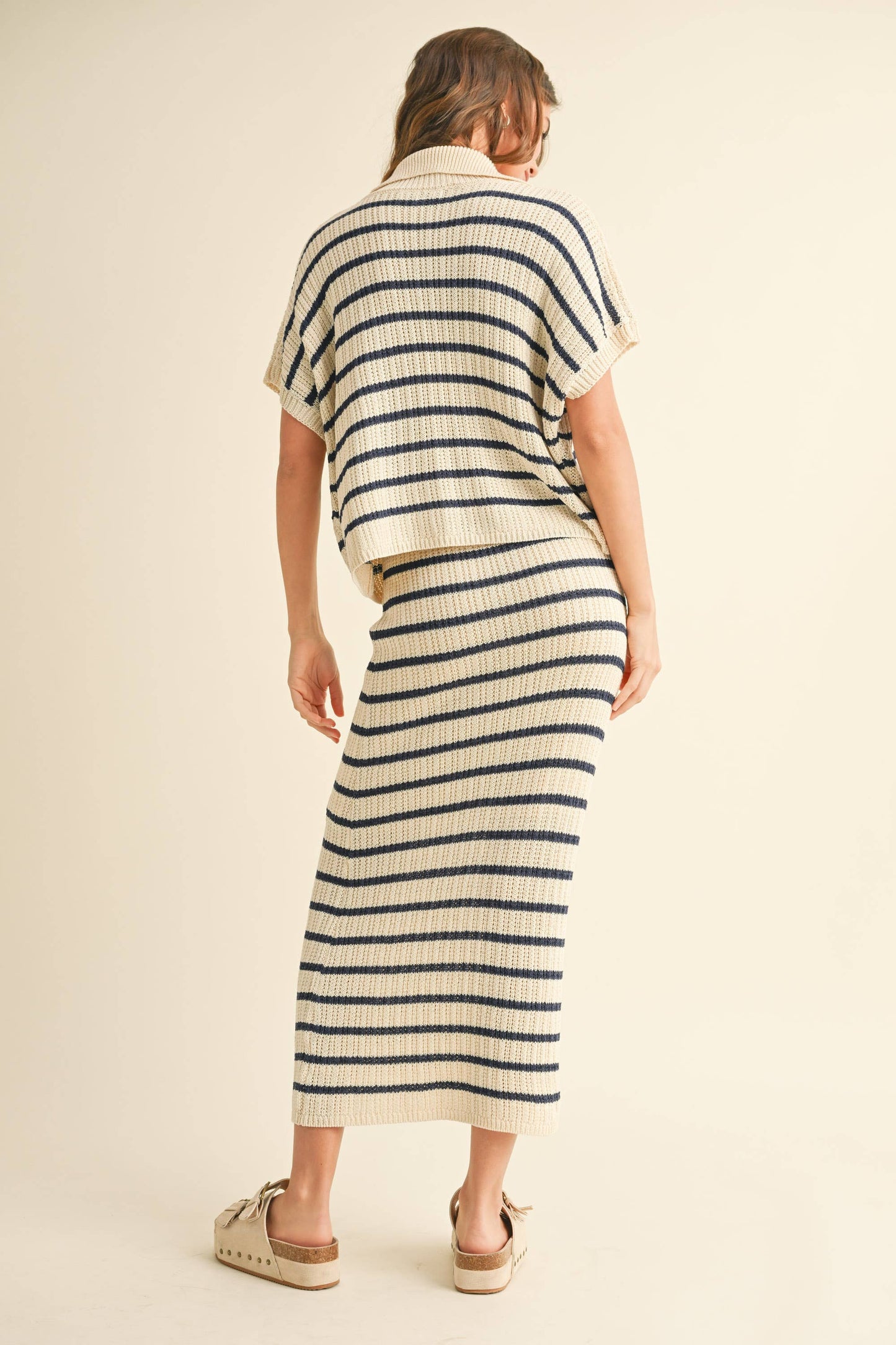 STRIPE PATTERN COLLARED SHORT SLEEVE TOP: NAVY STRIPE