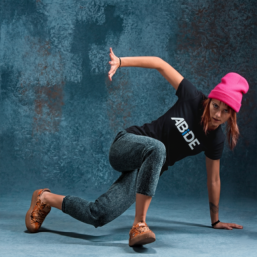 Women’s ABiDE Coal Gray Tee