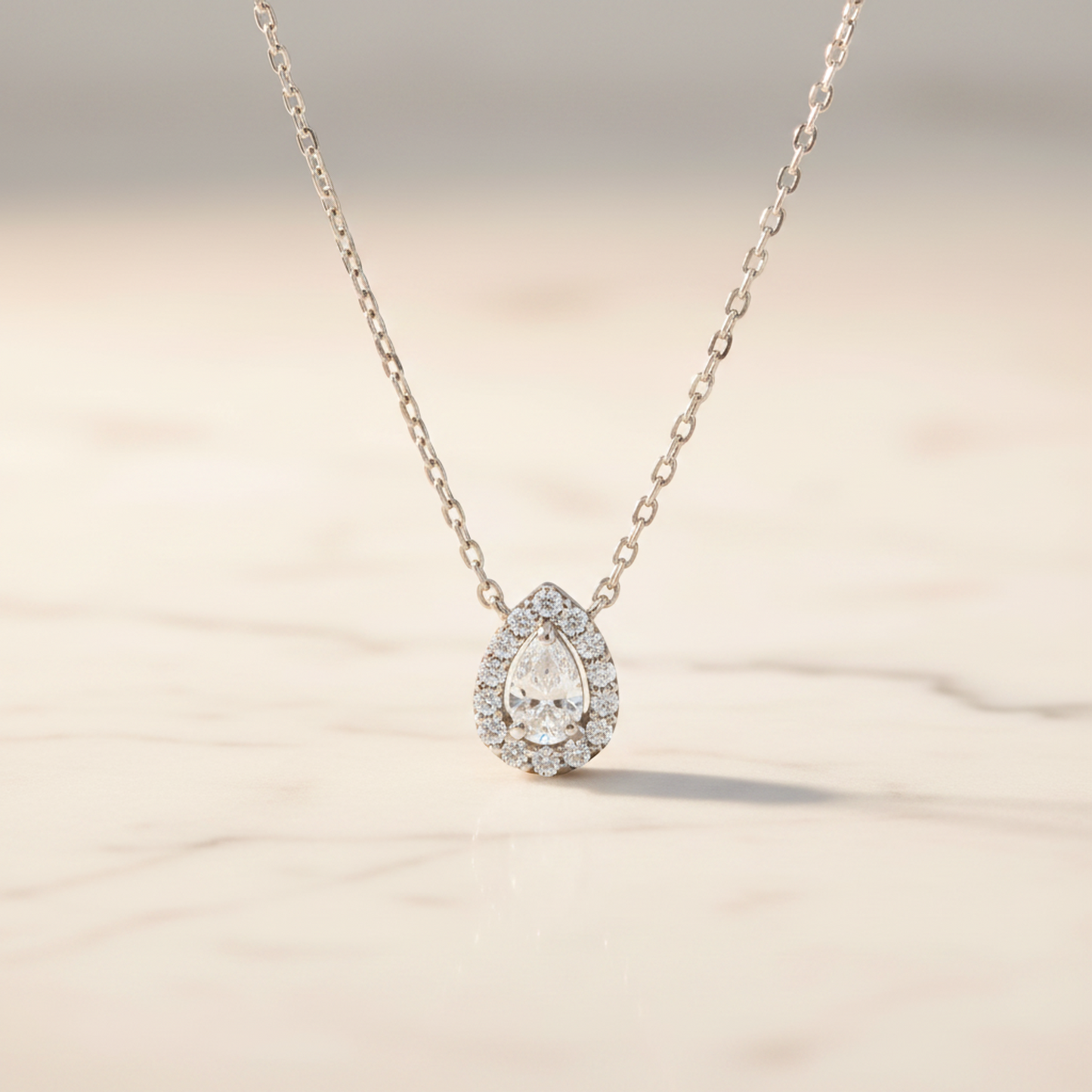 Vendome Aoyama · Pear Diamond · Platinum