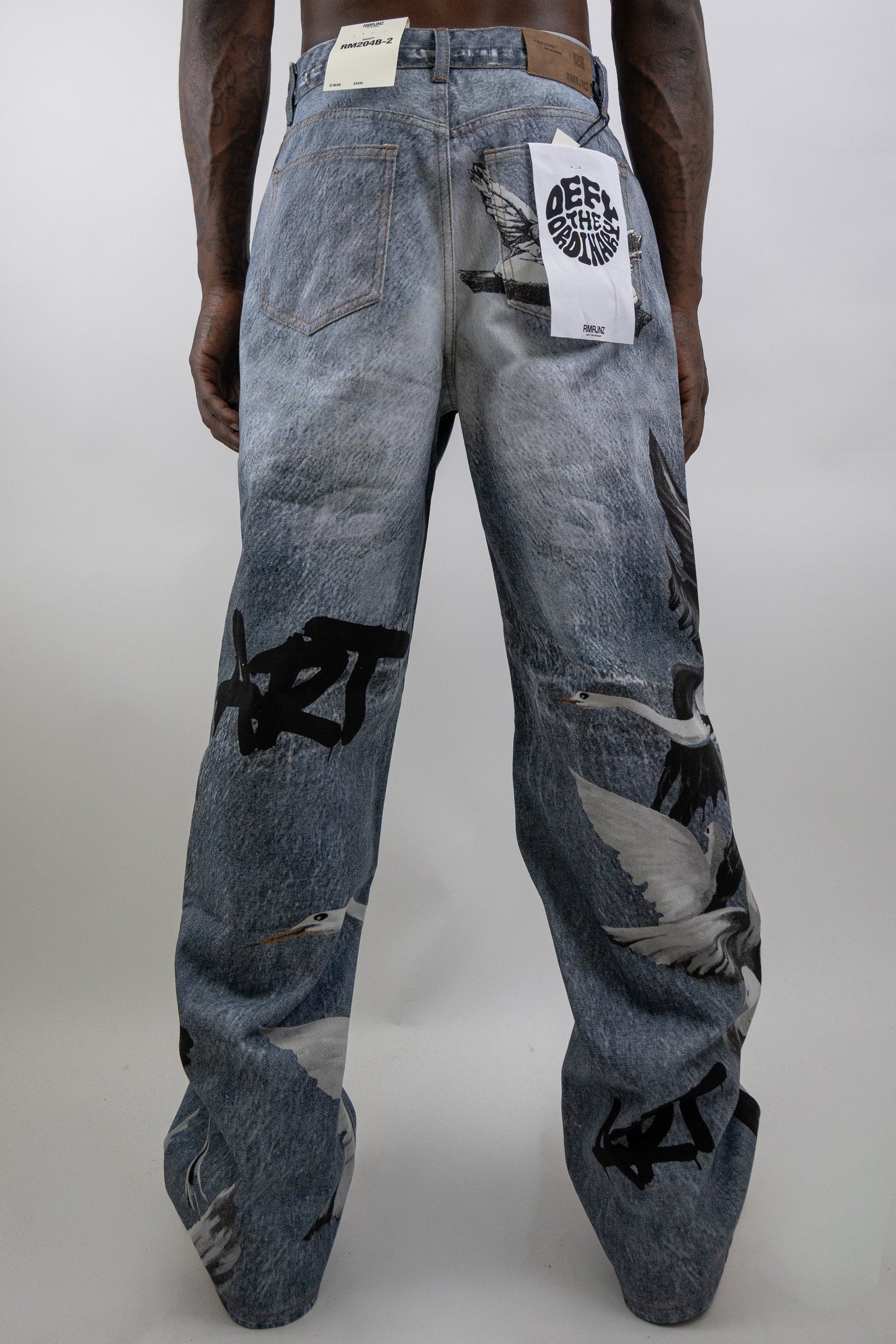 RM204B ART - Graphic Printed Baggy Jeans
