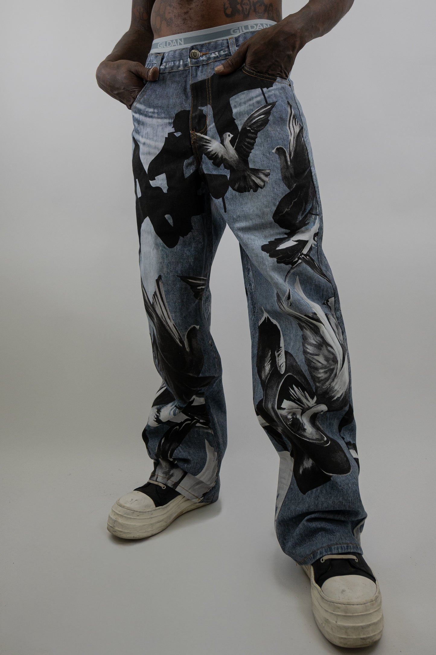 RM204B ART - Graphic Printed Baggy Jeans