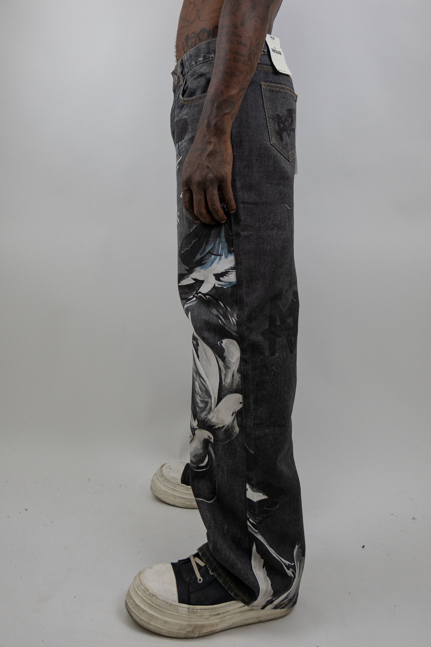 RM204B ART - Graphic Printed Baggy Jeans