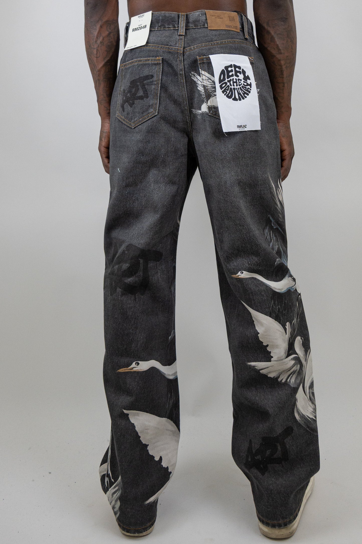 RM204B ART - Graphic Printed Baggy Jeans