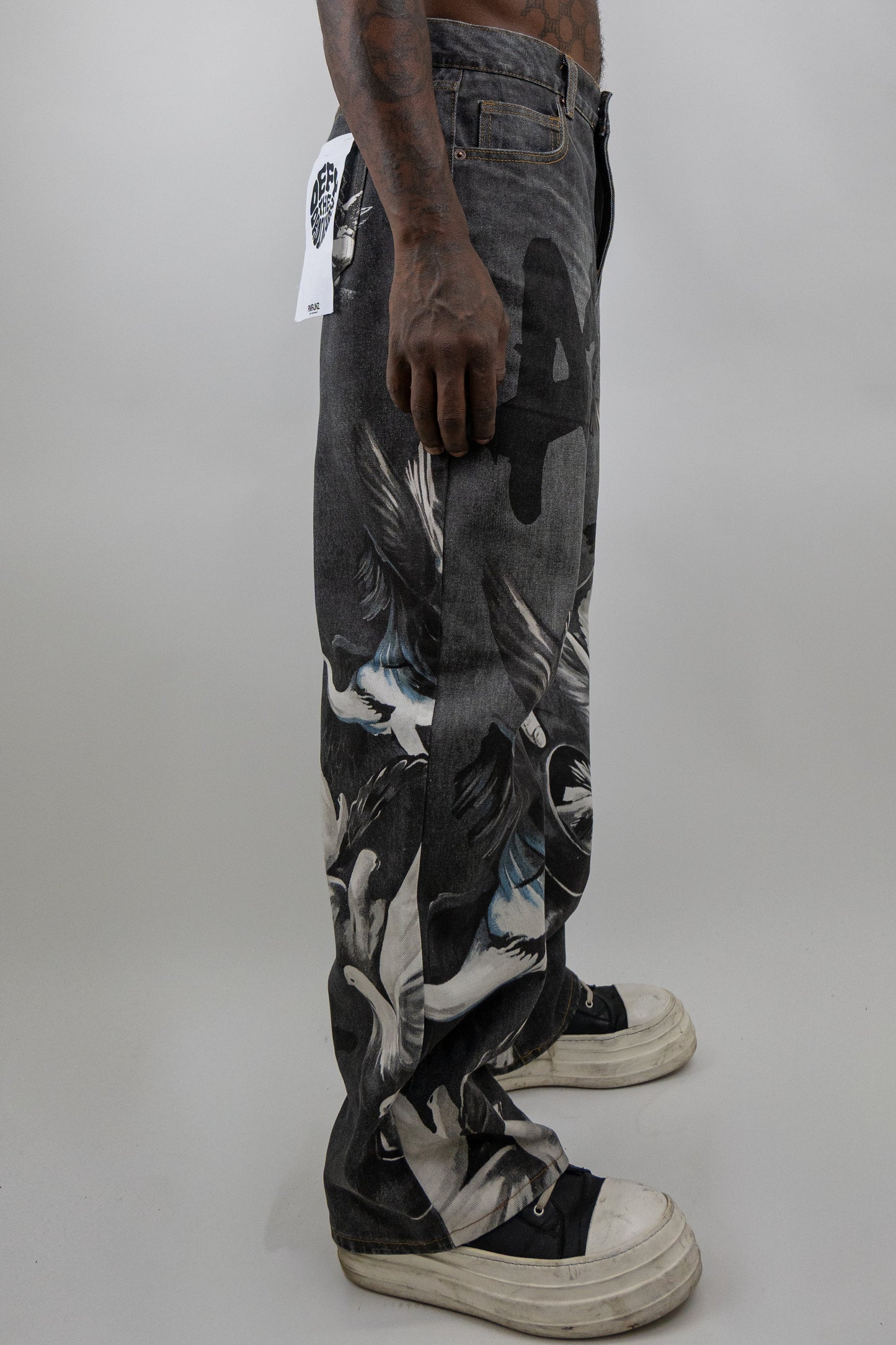 RM204B ART - Graphic Printed Baggy Jeans