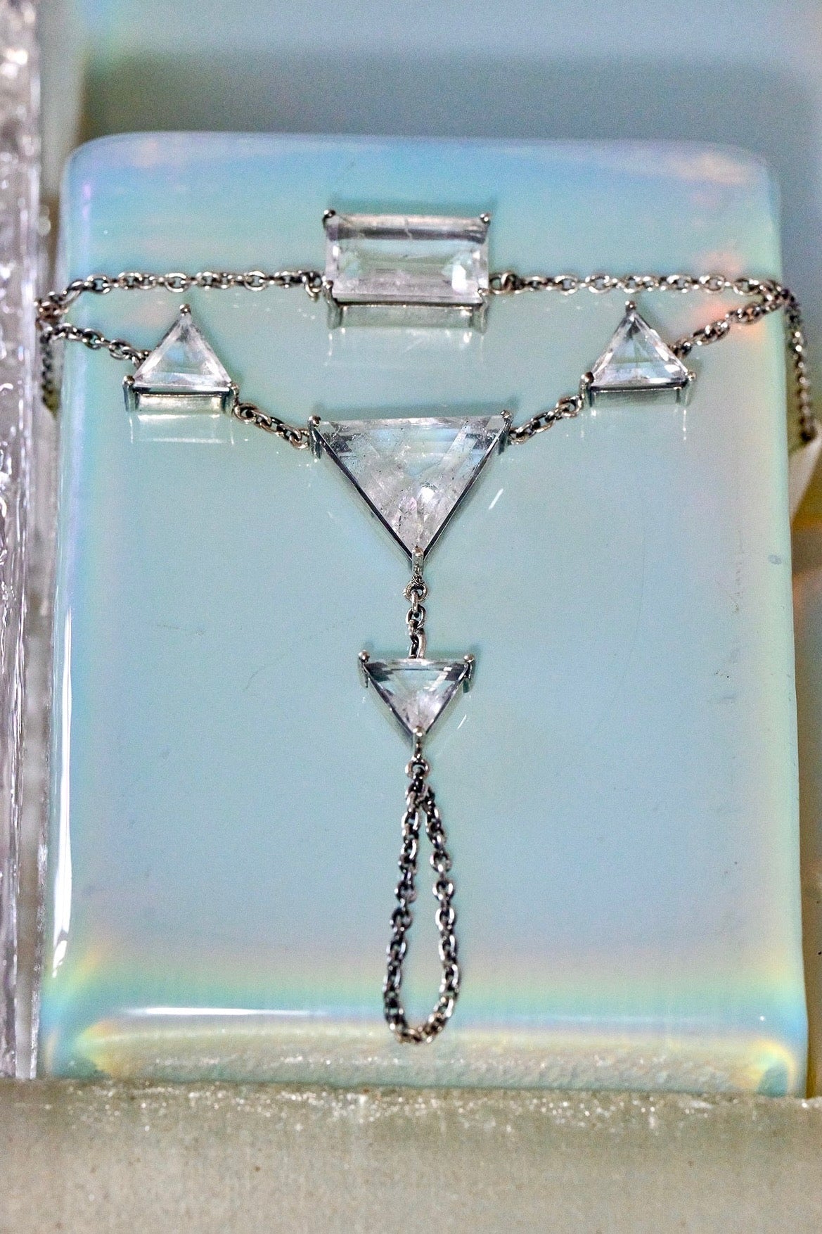 Hand Chain in Striated Crystal (Silver)